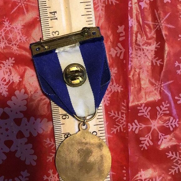 Vintage, royal rangers, medal, and tie tack - Picture 4 of 4